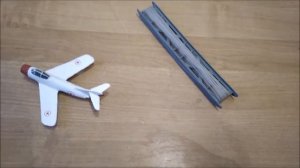 Истребитель МиГ-15 из пластилина, и как я креплю самолёты