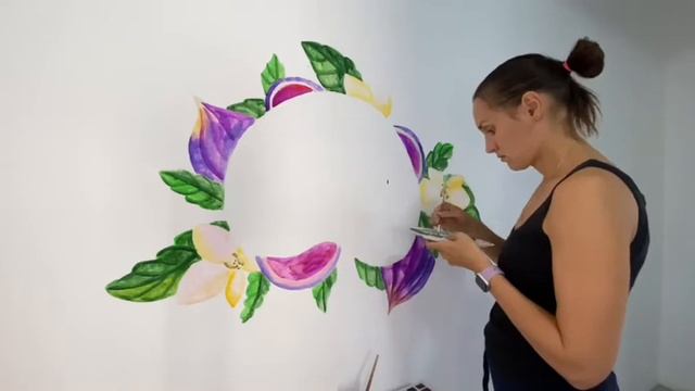 Роспись логотипа «Империя Пикчер»