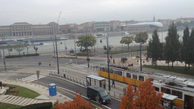 Вид с балкона в номере 107 гостиницы Danubius Hotel Gellert смотреть онлайн