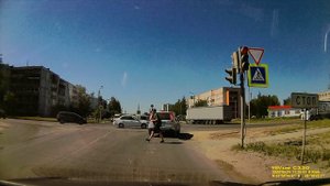 С955КТ60 проезд на запрещающий сигнал светофора.