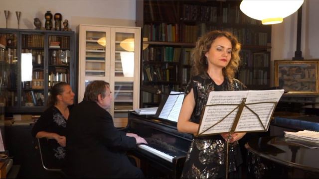 X.Galanova soprano, H.Hartmann piano. M.Mussorgsky-Serenade (The songs and dances of Death) смотреть онлайн