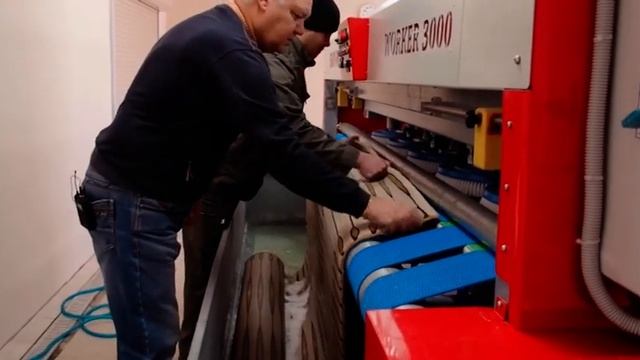 Стирка ковров на профессиональном оборудовании.