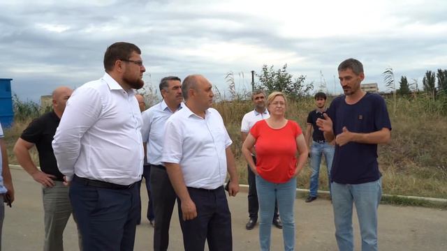 С рабочим визитом посетил Кумторкалинский район. смотреть онлайн