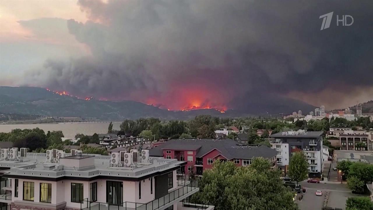 На северо-западе Канады из-за пожаров проводят массовую эвакуацию населения