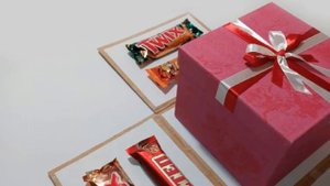 Подарочная коробка   сюрприз со сладостями большая