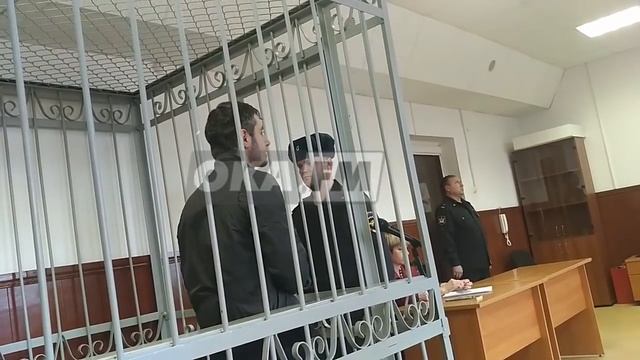 Глядя в зал судья сказал проказничать не сметь