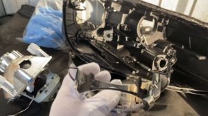 Встановлення bi-LED лінзи в фару VW Jetta 2013 року