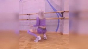 ТВЕРК, ДЕВУШКА ТРЯСЕТ ПОПКОЙ, ПОПА