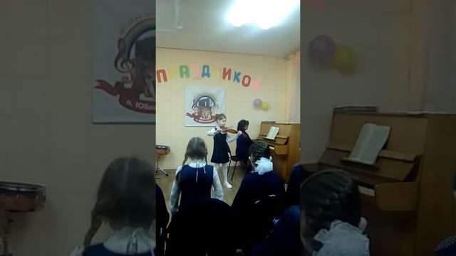 Моё первое выступление на скрипке😊😊. Настюшки Игрушки😜. смотреть онлайн