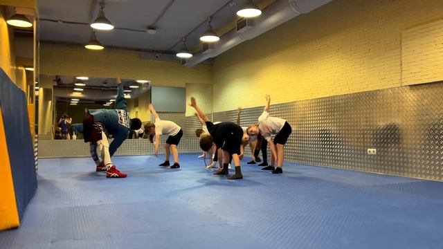 СПОРТИВНЫЙ ЦЕНТ МОСБОКС #бутово #групповыетренировки #бокс #москва #yoga #pilates смотреть онлайн