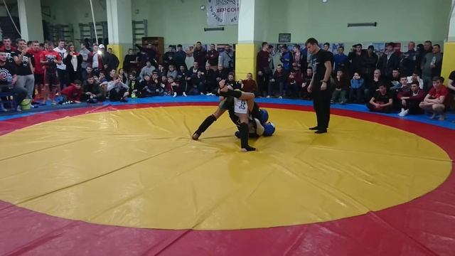 Булай Алексей 2-бой Чемпионат Херсонской  обл. по ММА. FCMAXIMUS.тренер Аракелов Г.Д.