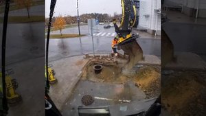 rainwater well repair. volvo ewr150E + engcon tiltrotator.