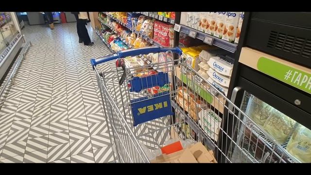 Russian FULLY AUTOMATED Supermarket | Pyaterochka ON THE GO смотреть онлайн