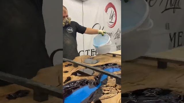 2000 ЛИТРОВ СМОЛЫ ? #слэб #столы #эпоксиднаясмола #эпоксидка потрачено за 2 года работы смотреть онлайн