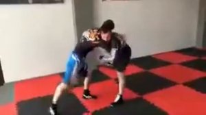 3 четких и эффективных приемов для уличной драки один на один