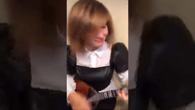 Шоу должно продолжатся Балалайка.mp4