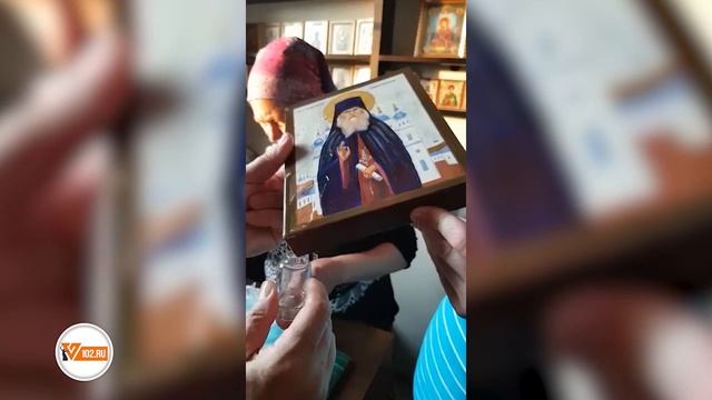 Чудо под замком: журналисты побывали в храме с мироточащими иконами под Волгоградом смотреть онлайн