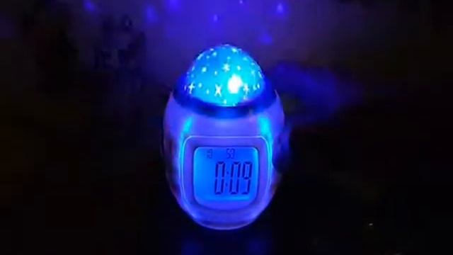 Музичний годинник з будильником та проектором зоряного неба смотреть онлайн