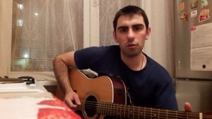 Кто целует ямочки на твоих щеках