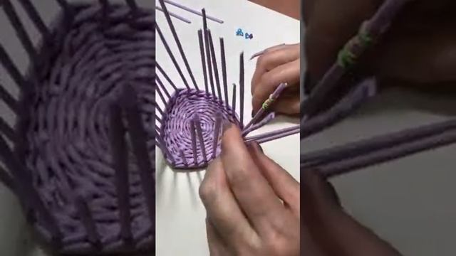 Выплетание из бумажной лозы основания вазы в виде треугольника!  Часть 2.