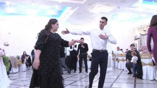 Зажигательные танцы на свадьбе у Юрия и Фатимы смотреть онлайн