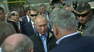 Владимир Путин встретился в Ботлихе с ополченцами,...е остановили вторжение террористов 20 лет назад