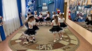 Танец "Кошка беспородная" старшая группа (7 лет).