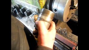 Нарезание резьбы на чулке моста грузового автомобиля