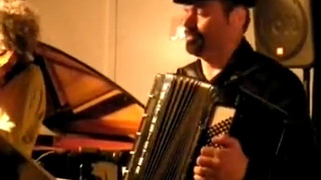 Shakespeare's Sonnet 55 by Alicia Svigals смотреть онлайн