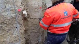 Гидравлический клин для разрушения горных пород