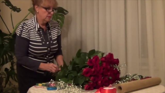 Собираем букет из 51 розы по спирали (мастер класс)
