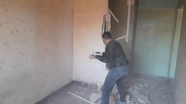 Демонтаж гипсолитовой стены кувалдой. Снос стены кувалдой смотреть онлайн