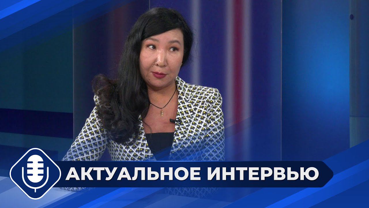 Полотна великих русских художников-маринистов буквально не вмещались в грузовой люк самолета
