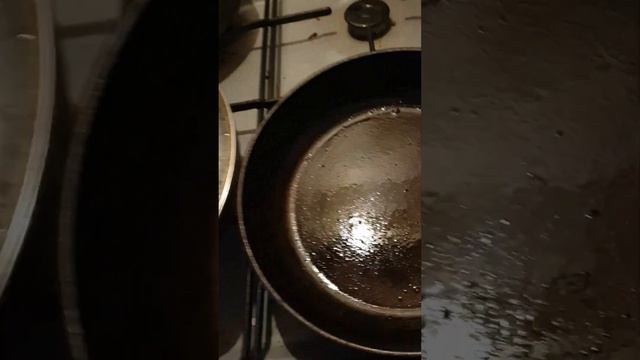 Я перешла на чугунные сковородки. Их мыть не надо смотреть онлайн