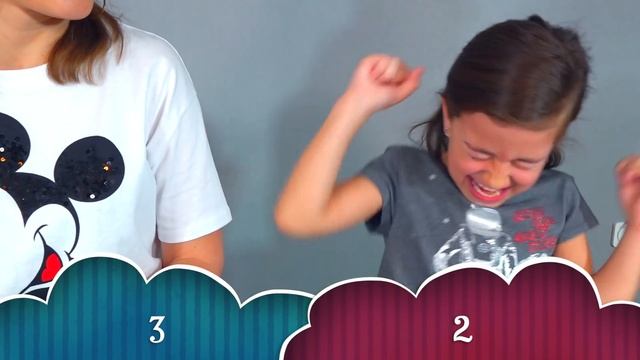Челлендж Едим Палочками Кто быстрее Эмилюша VS Мамы