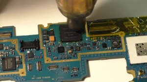 Замена микросхемы памяти Samsung N8000