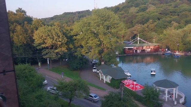Ресторан "Oblako" (cafe&bar) в парке Нальчика / Приятная атмосфера, шикарный вид из окна / Хычины