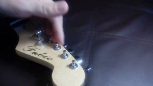 Колок гитары. Проблема рвущихся струн и пустота внутри колков.