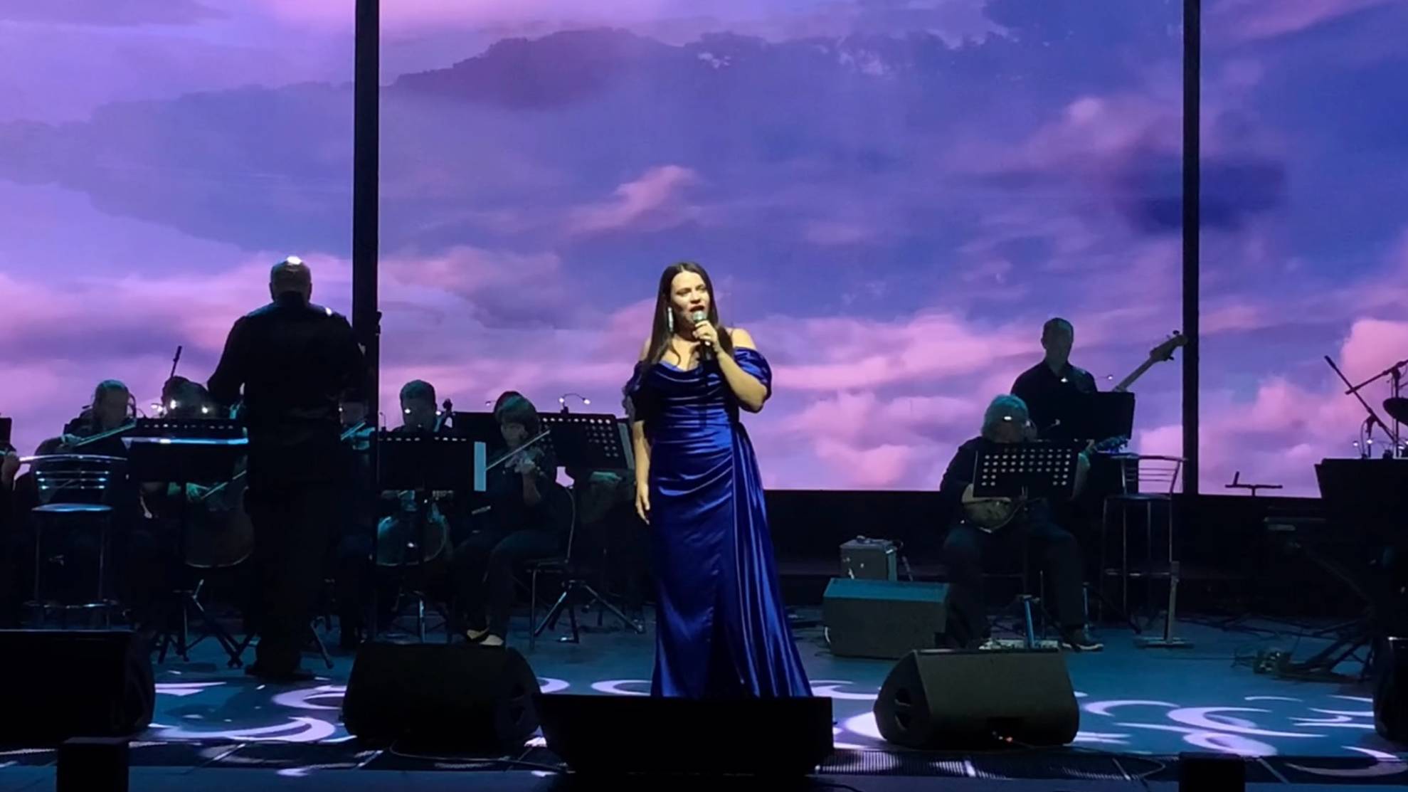 Гляжу в озера синие - Софья Онопченко - концерт к Дню города Москва 877 смотреть онлайн