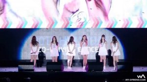 просто скользкий пол)