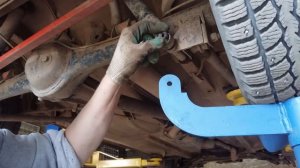 Как правильно затянуть  крепление амортизатора  2107