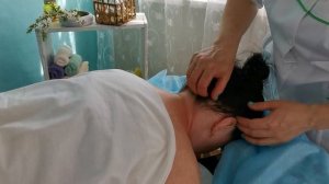 Массаж головы и шеи в положении лицом вниз, первая процедура