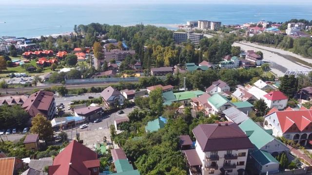 Полет в районе Марьинского шоссе и ул. Маяковского , полет к маяку!?ЛАЗАРЕВСКОЕ СЕГОДНЯ?СОЧИ. смотреть онлайн