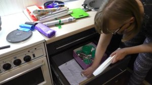 Влог, 25 марта, Расхламление в кухонных шкафах, Решена проблема щелей у плиты, Обычные будни