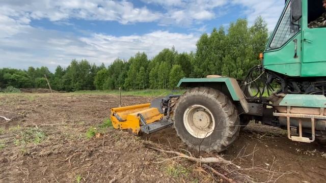 Трактор Т150 с финским ротоватором MERICRUSHER MJS-241STG. Фреза для удаления пней и растительности