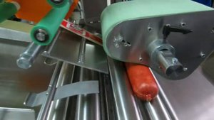 Комплекс для этикетирования колбасы