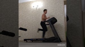 бег со скоростью 16.1 км/ч на беговой дорожке Torneo T-530BL Olympia