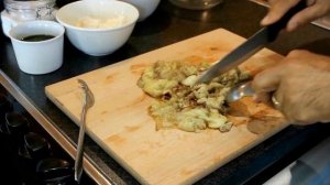 Спагетти с баклажанами, мягким сыром и соусом песто. Готовим  по итальянски.