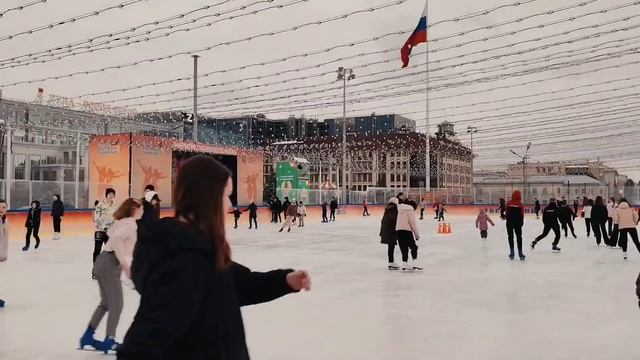 В Туле Губернский каток закрыли с дискотекой и розыгрышем призов смотреть онлайн