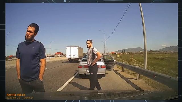 Нарвался на дорожных бандитов в Дагестане! смотреть онлайн